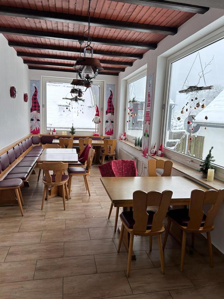 Ferienhaus Astenblick - Ideal Fuer Weihnachtsfeiern Und Familienfeiern Bietet Schlafplaetze Fuer Bis Zu 35 Personen Villa Winterberg Eksteriør bilde